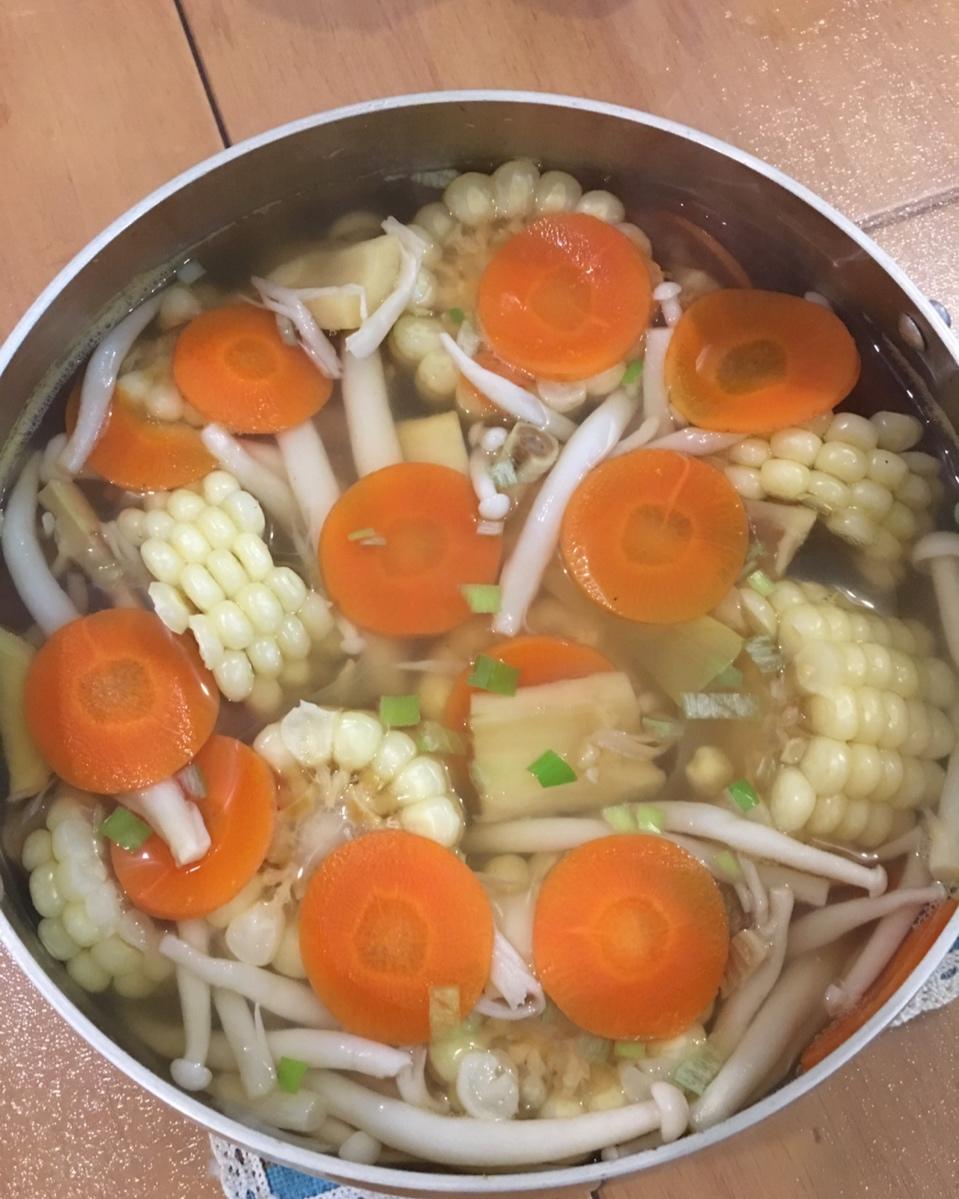 鲜掉眉毛的火腿干贝春笋汤