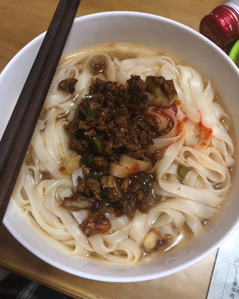 莉子向前冲做的最简单的湖南早餐米粉做法