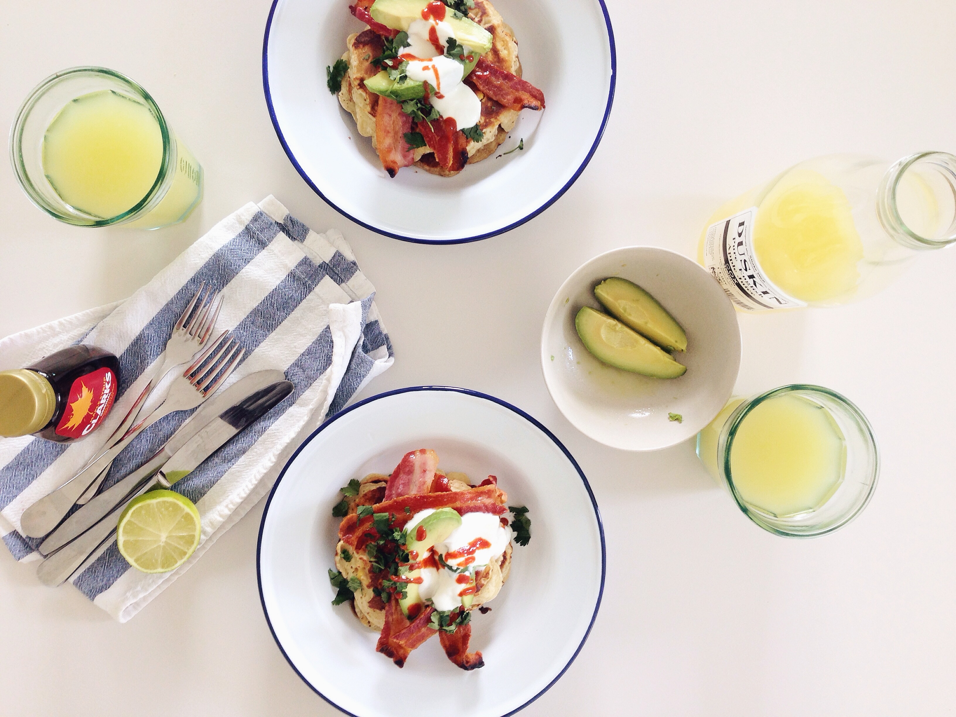 甜玉米热香饼配烟肉牛油果 sweet corn pancakes with bacon and avocado