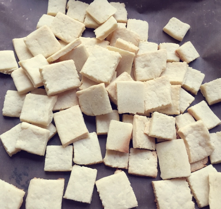 牛奶方块小饼干