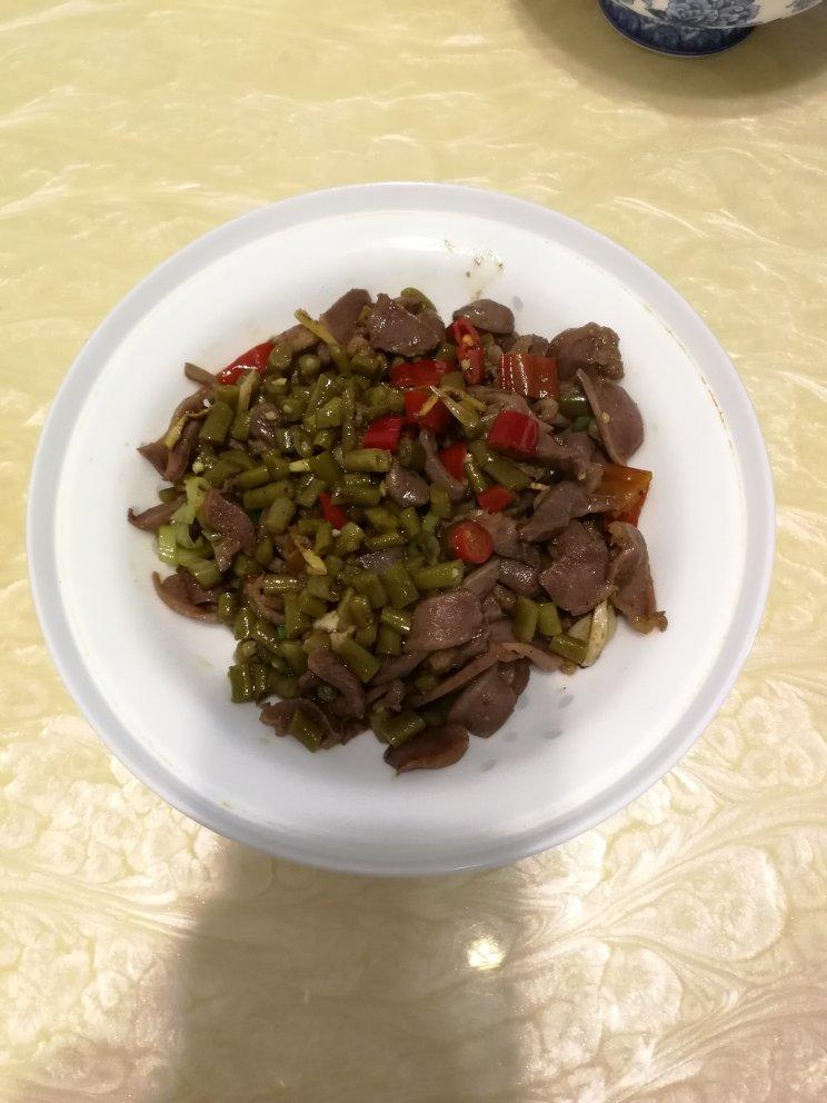 酸豆角炒鸡胗