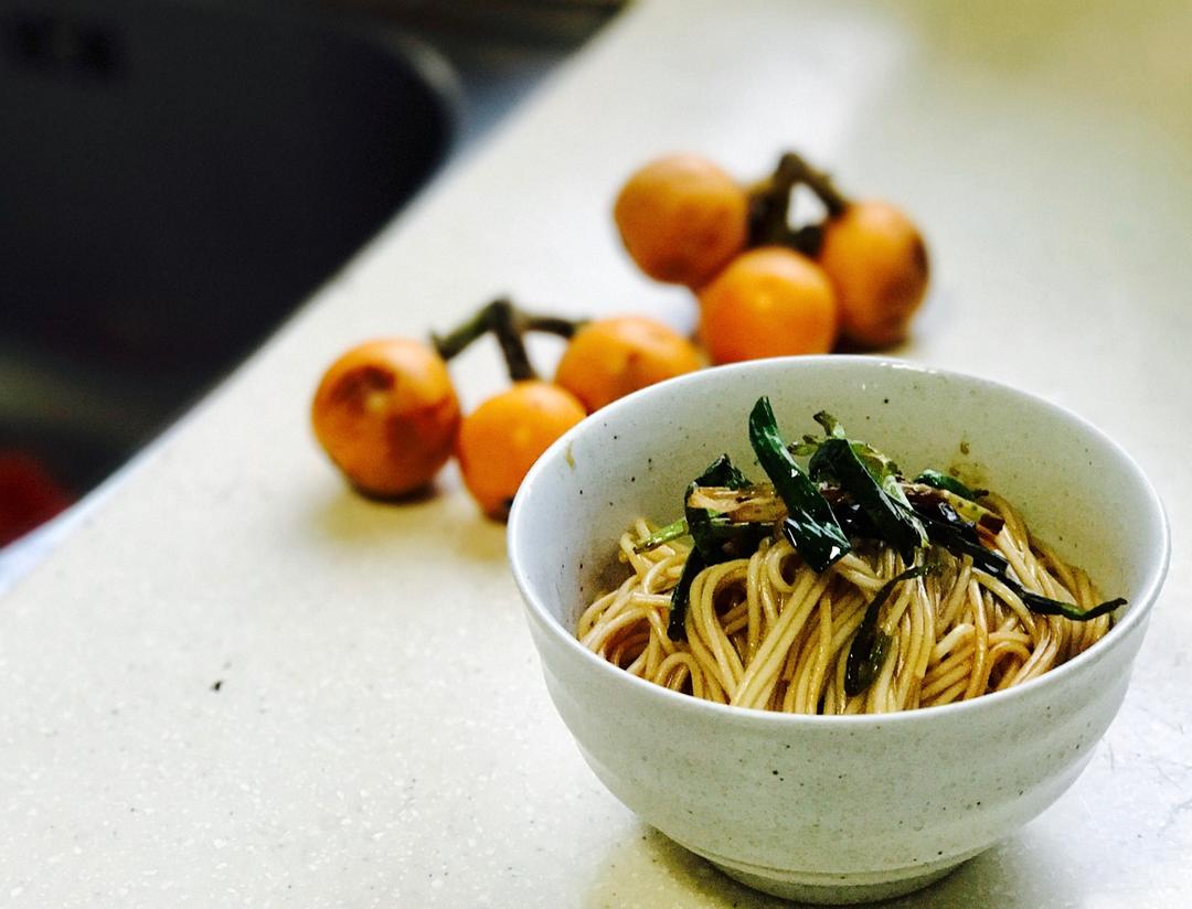 葱油拌面Spring Onion Noodles