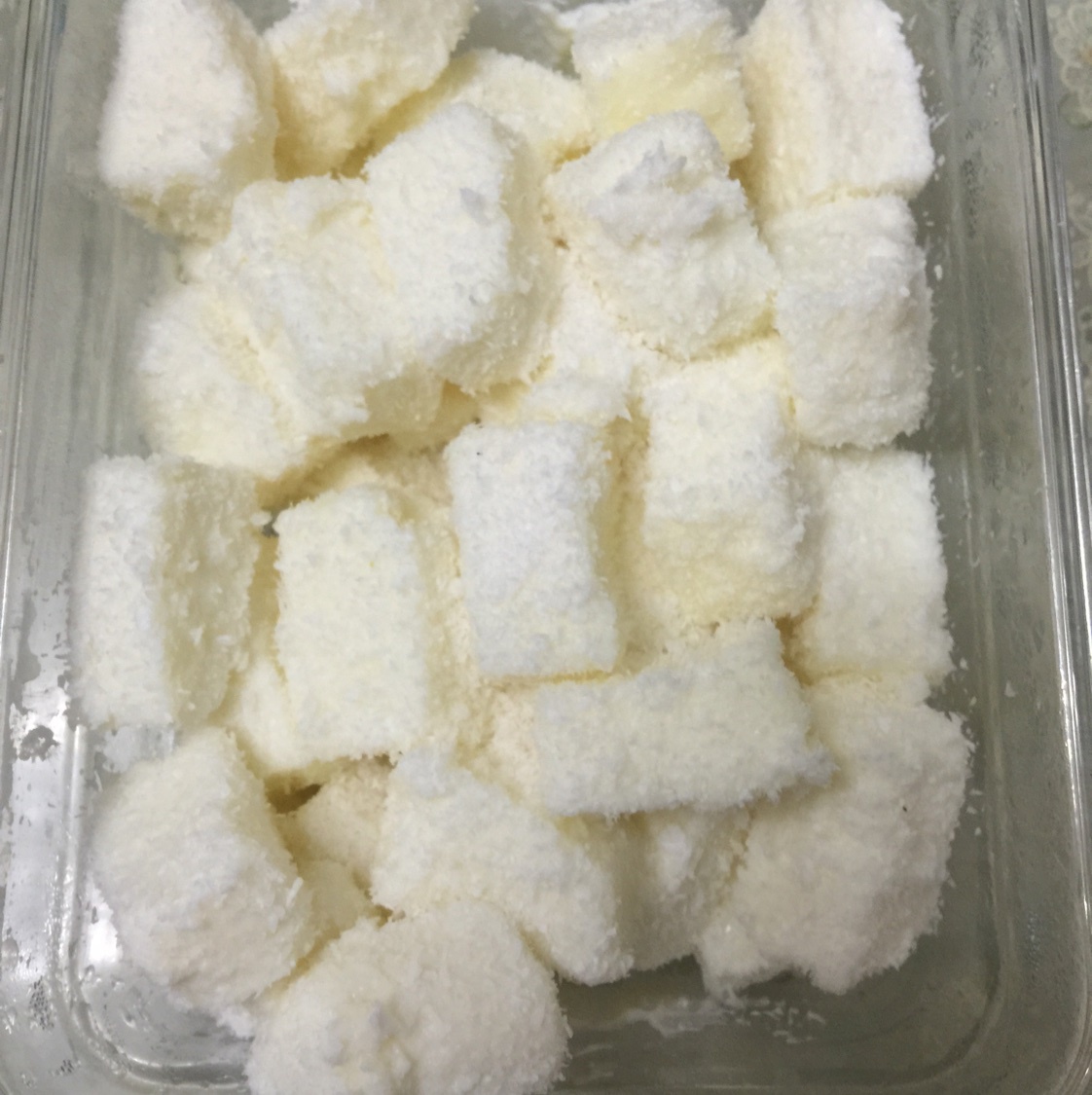 椰丝牛奶小方糕