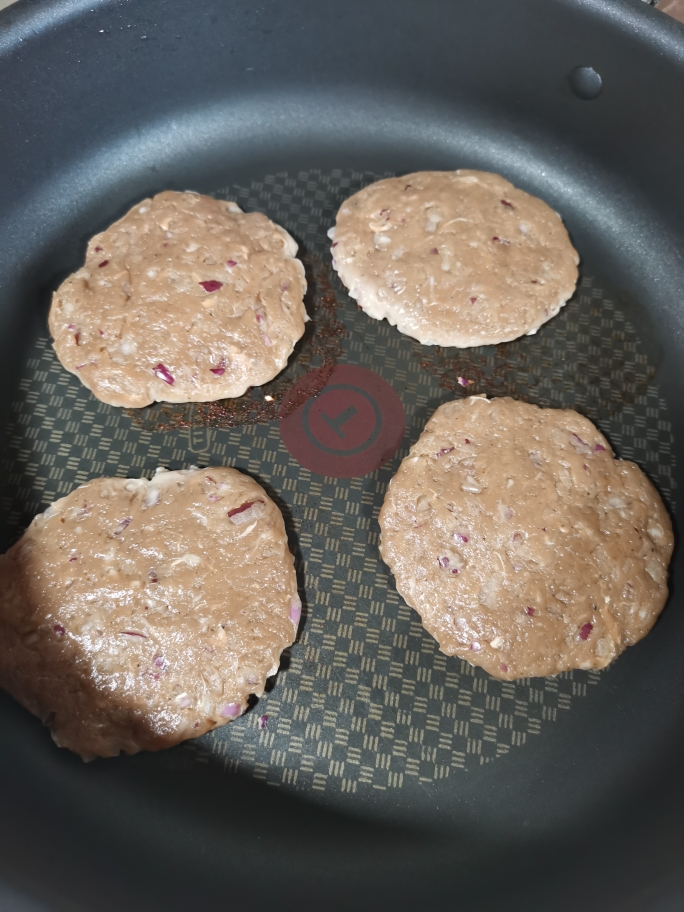 自制牛肉汉堡的牛肉饼的做法 步骤6