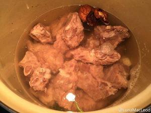 韩式土豆猪骨汤的做法 步骤9
