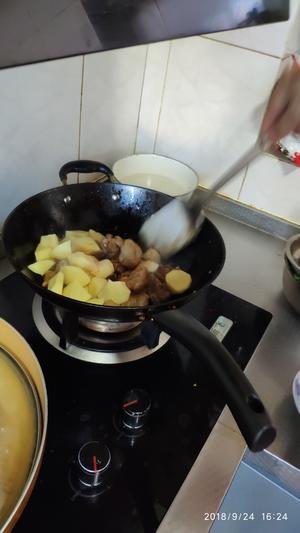 猪蹄炖土豆的做法 步骤5