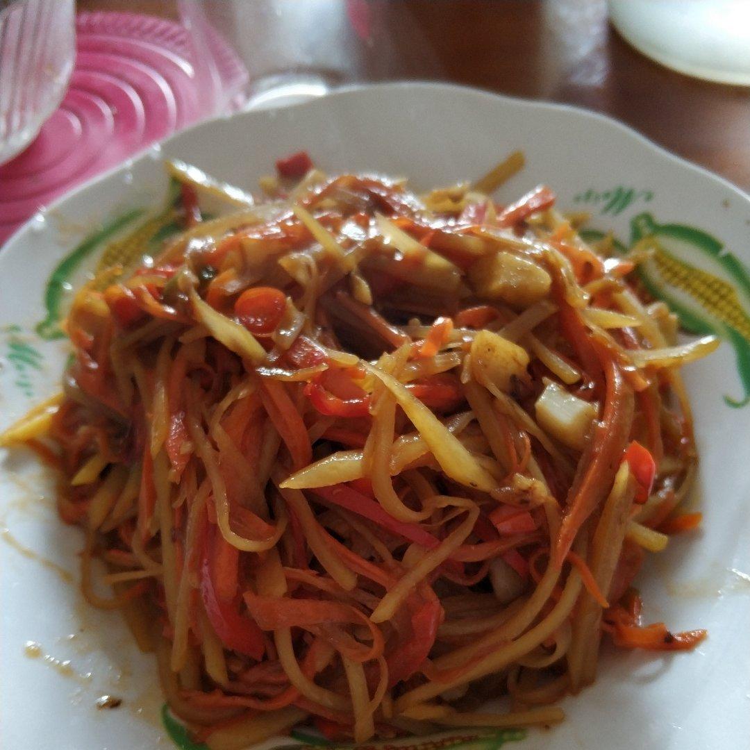 炒胡萝卜土豆丝