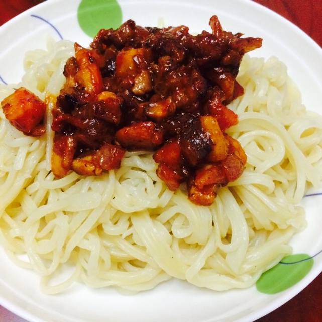 蕃茄蘑菇肉酱意大利面