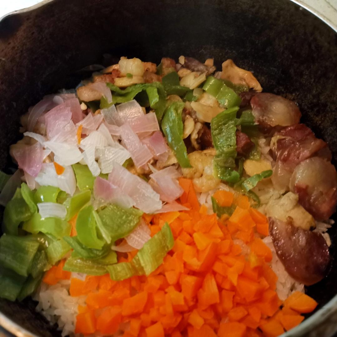 香肠煲仔饭