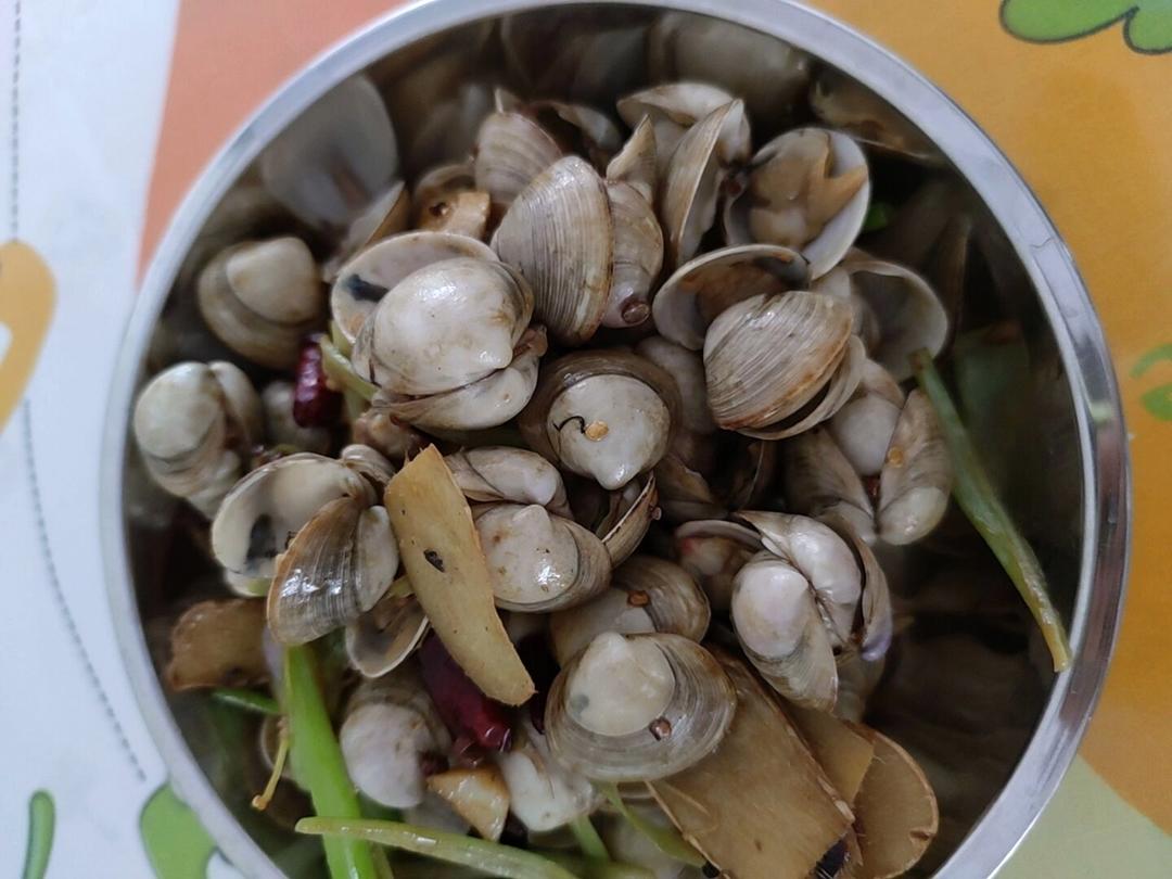 厨师长教你：“香辣花甲”的家常做法，好吃的停不下来