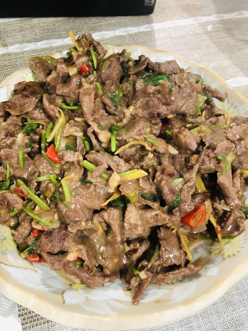 小炒牛腱肉（超详细的做法）