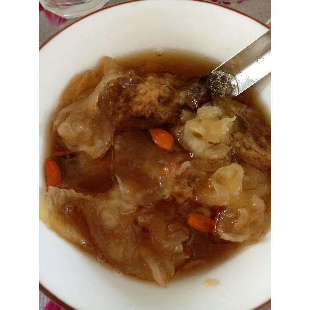 红枣银耳莲子羹