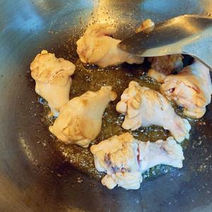 鸡翅根炖土豆的做法 步骤4