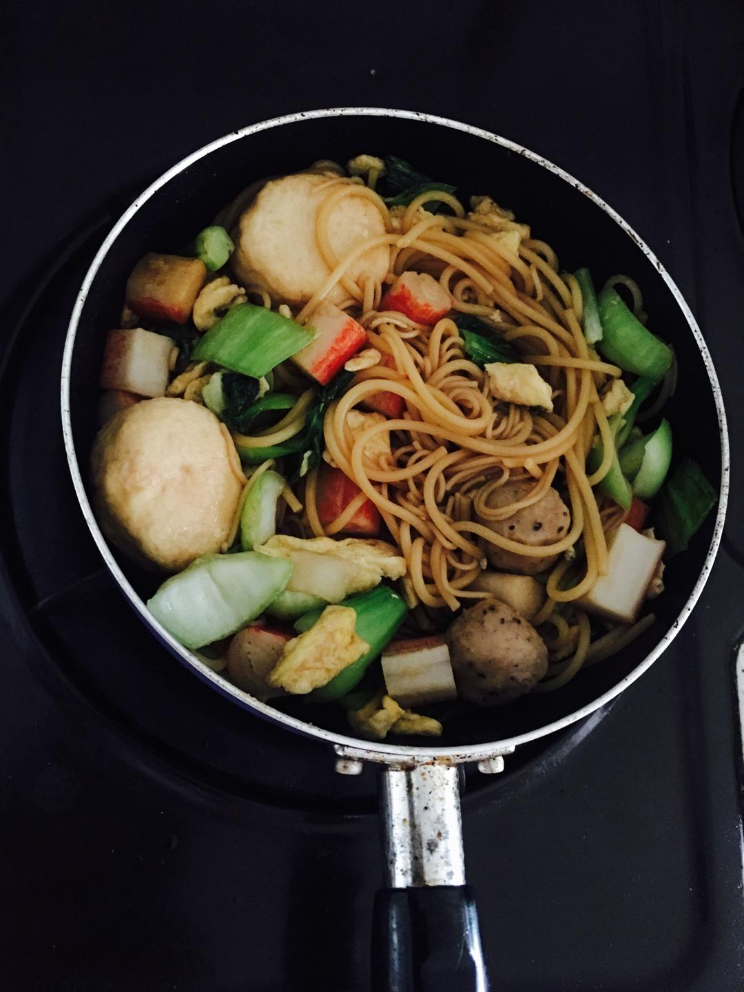 宿舍炒面~简单又好吃！的做法
