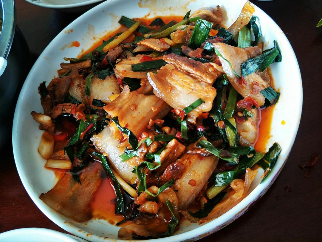 油泼小鱼头做的四川回锅肉