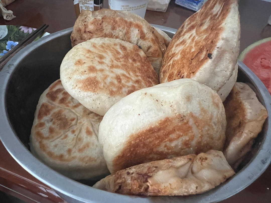 一口气吃了五个的猪肉洋葱馅饼