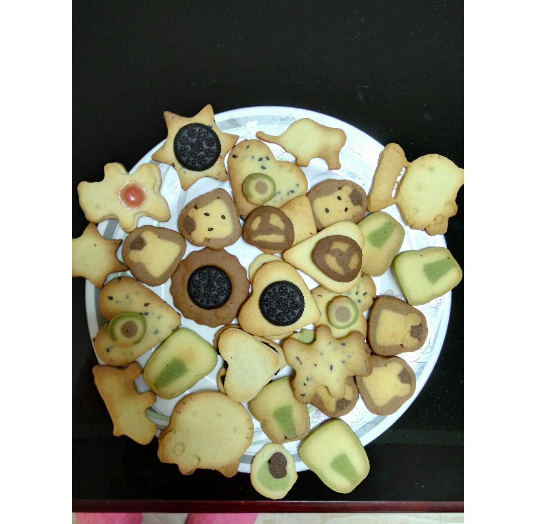 萌哭了的可可狮子饼干