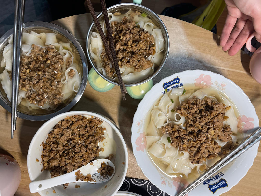 香菇肉末拌面