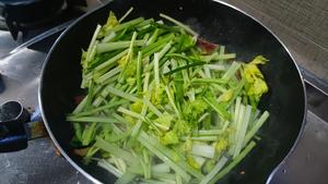 超简单的香干炒芹菜的做法 步骤4