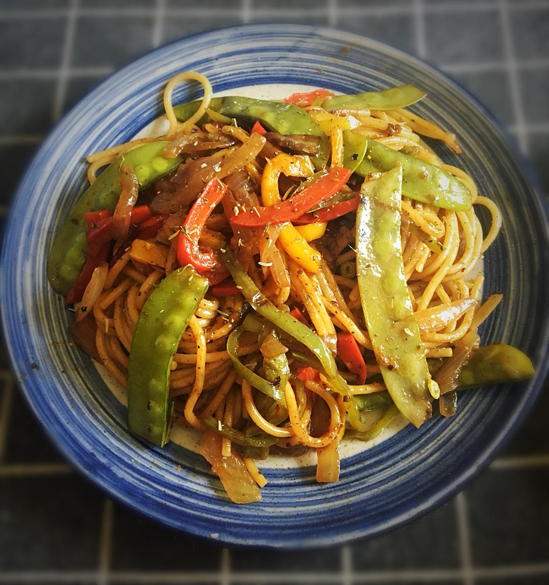 黑椒牛柳炒意面