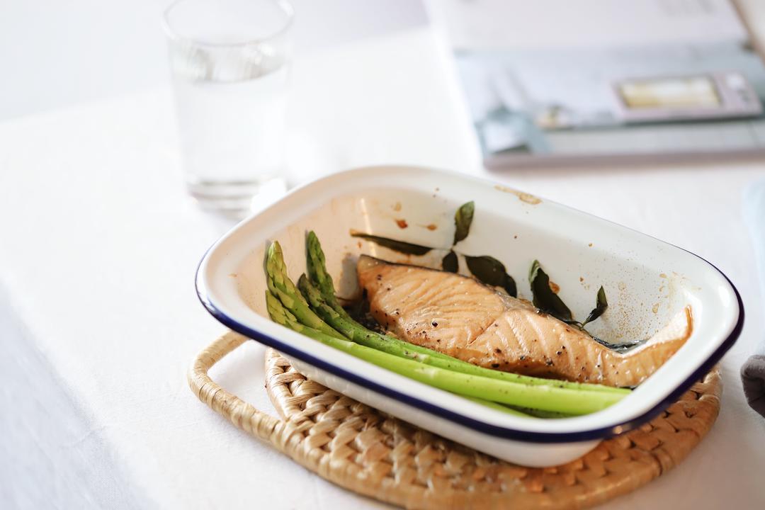 和风照烧酱烤芦笋三文鱼的做法