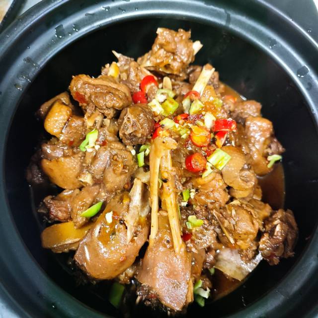 传统正宗的啤酒鸭配方和做法，鲜嫩香浓，只需炒千万不要焯水