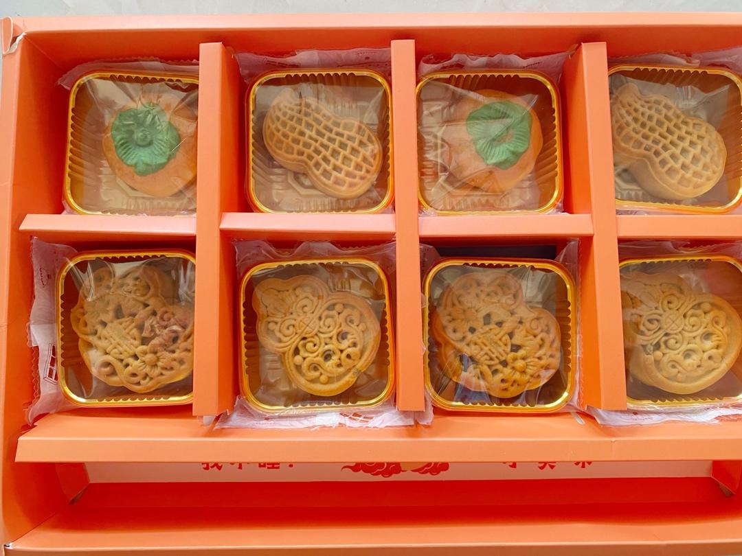 广式月饼—蛋黄莲蓉月饼