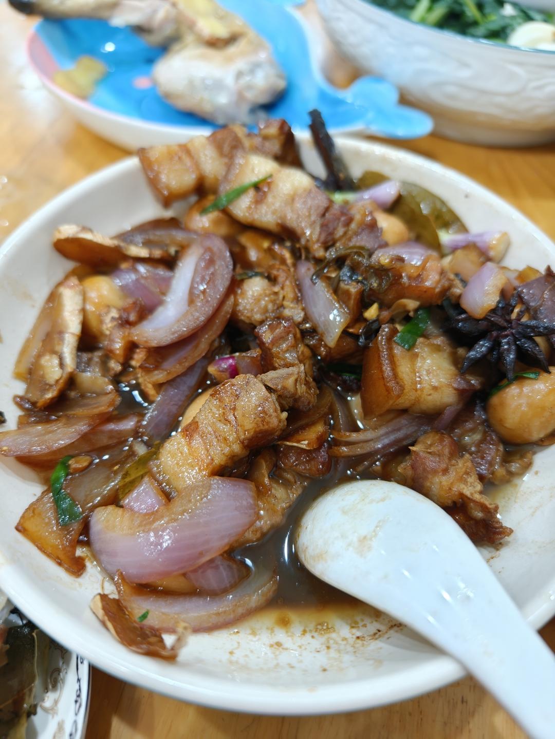 今天这个鹌鹑蛋红烧肉 简直不要太下饭了