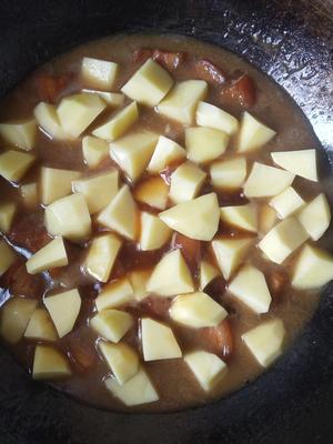 红烧肉炖土豆的做法 步骤10