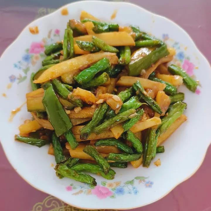 土豆豆角烧茄子