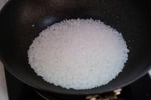十分钟就能做好的盐焗花螺大虾的做法 步骤2