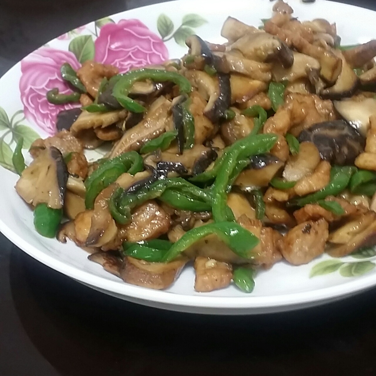 香菇炒肉，超级下饭哦