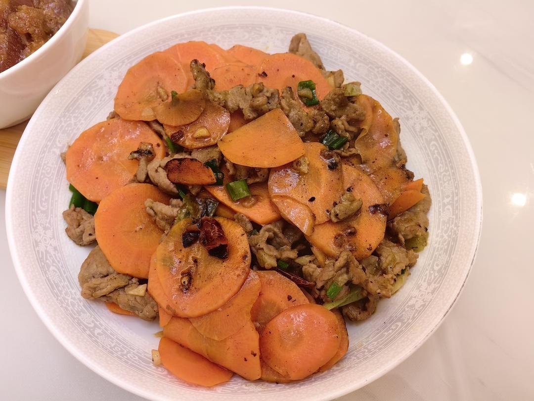 营养美味胡萝卜丝炒牛肉