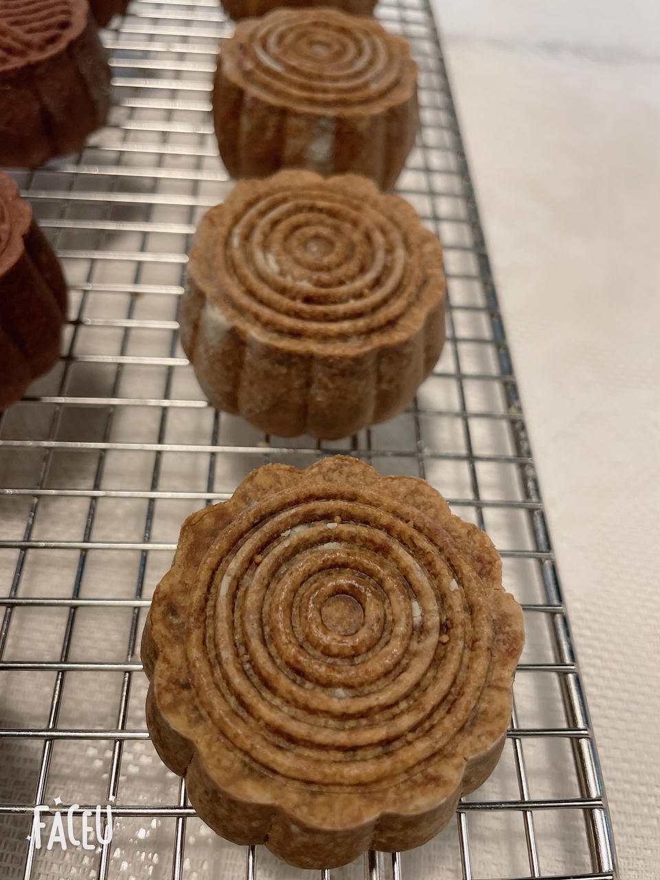 得用勺子挖的乳酪月饼？外边卖28一个，今年一定要在家尝尝