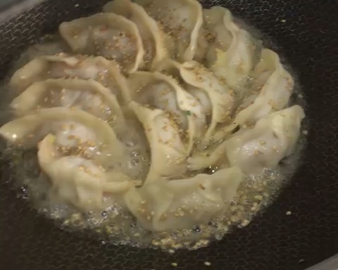 白菜猪肉饺三吃的做法 步骤21