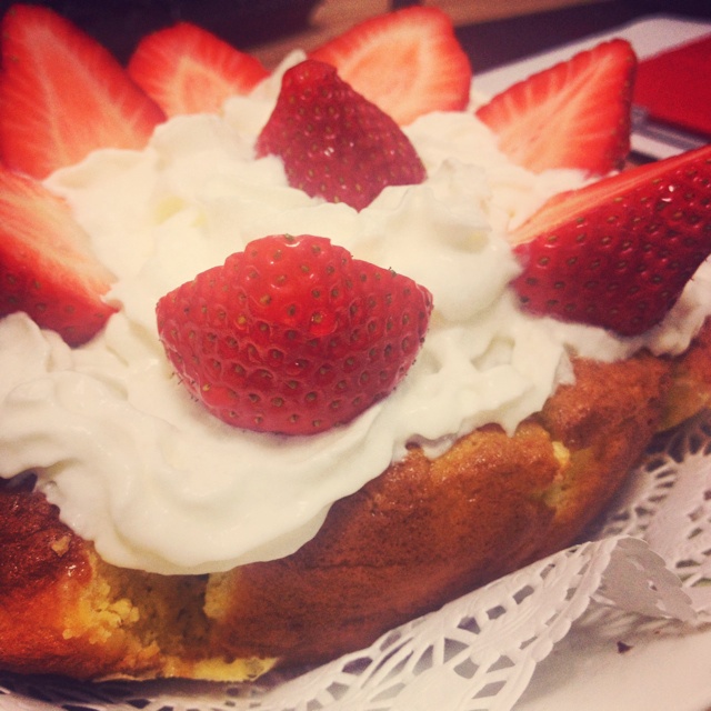 鲜奶油草莓蛋糕
