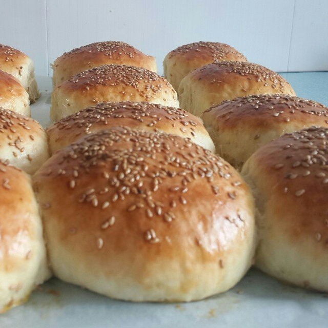 大人小孩都爱不释口的【蜂蜜牛奶小餐包】