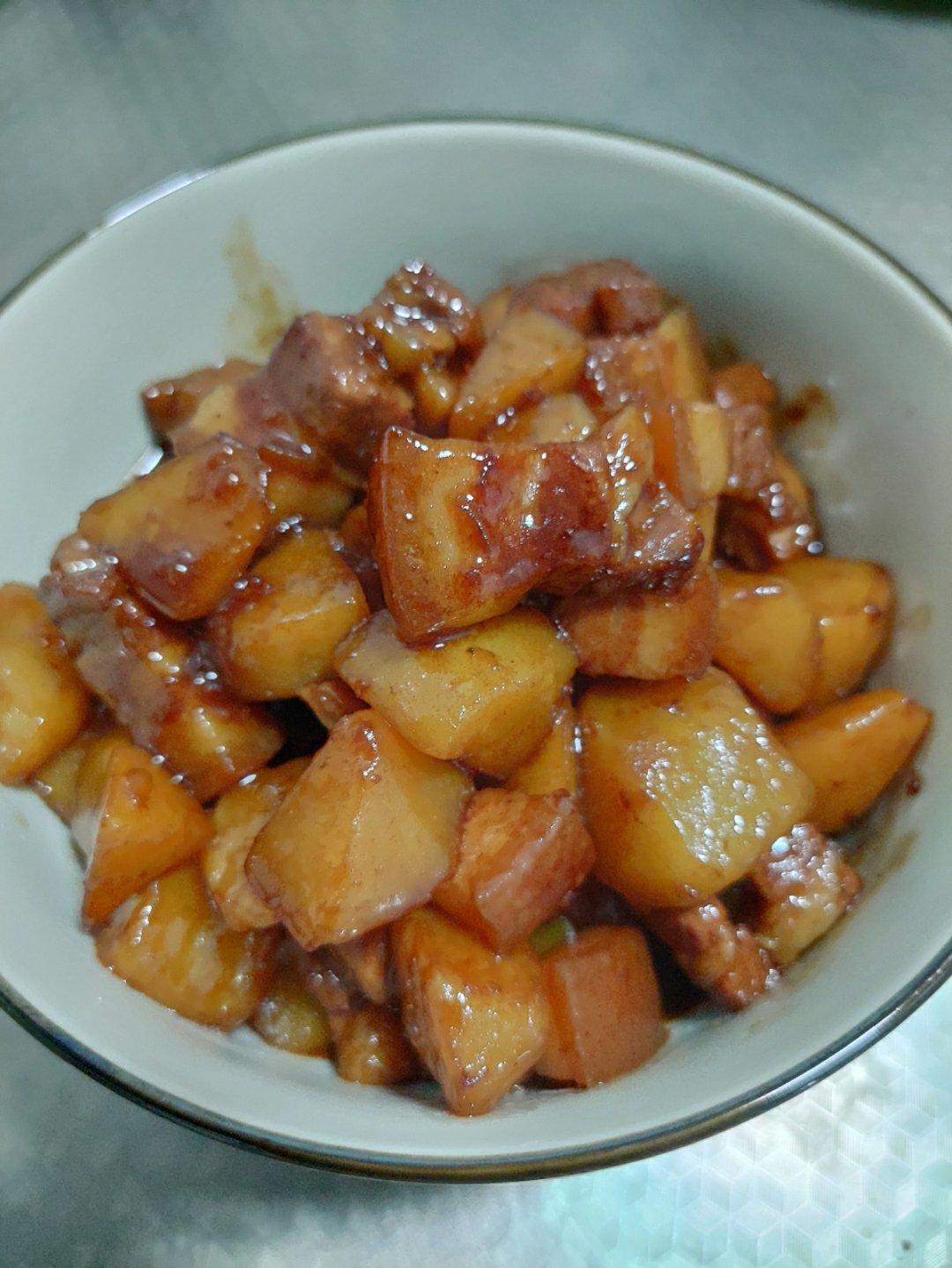 红烧肉炖土豆