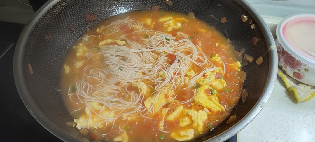 全家最爱西红柿鸡蛋汤面