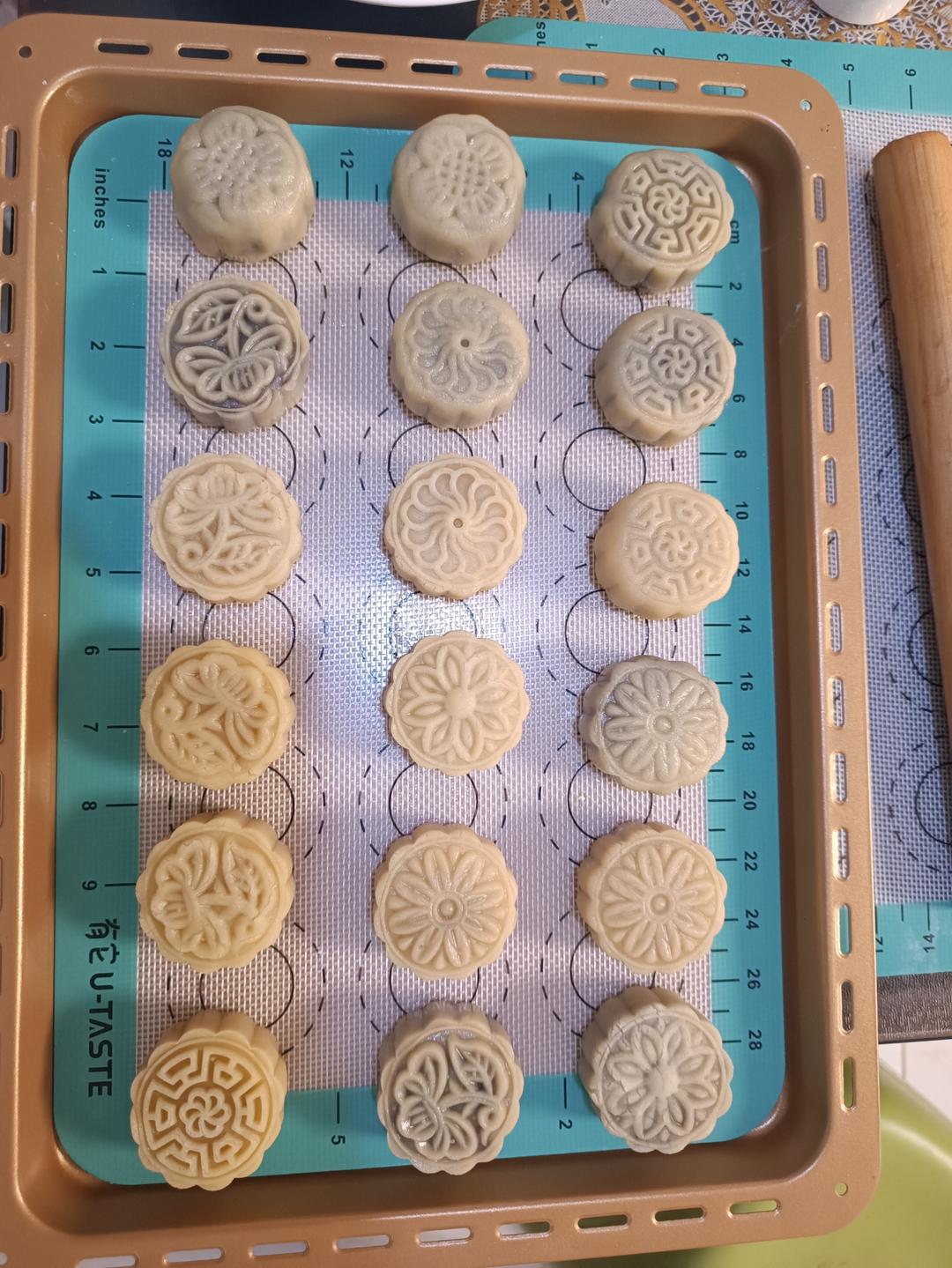 广式月饼—蛋黄莲蓉月饼