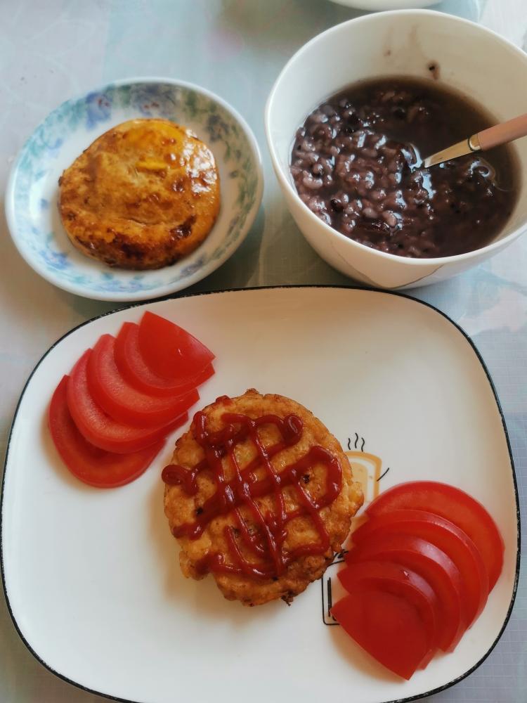 儿童营养餐-虾饼 糖醋鸡蛋 黑米粥