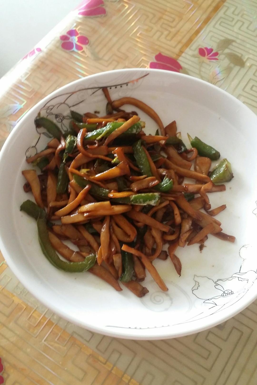 青椒素炒杏鲍菇