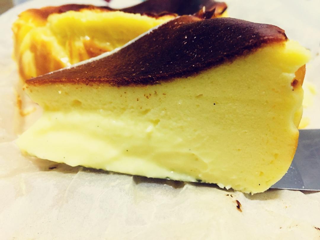 快手的网红basque cheesecake巴斯克焦芝士蛋糕