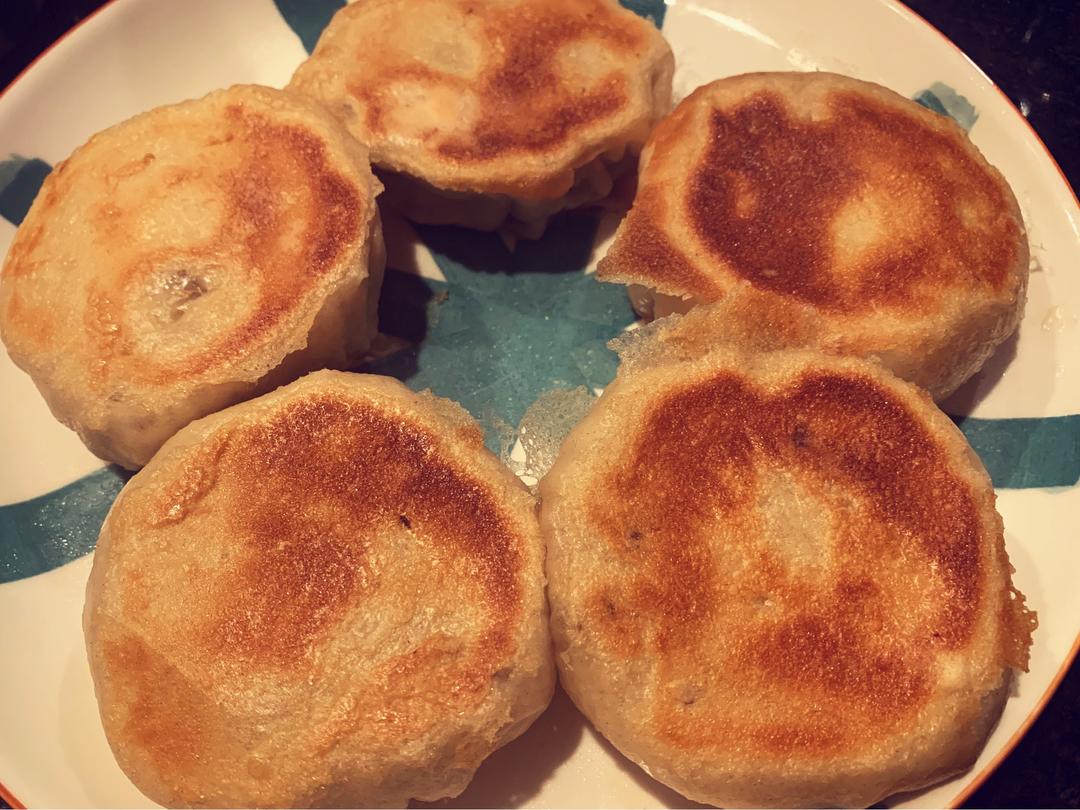 藕猪肉水煎包的做法