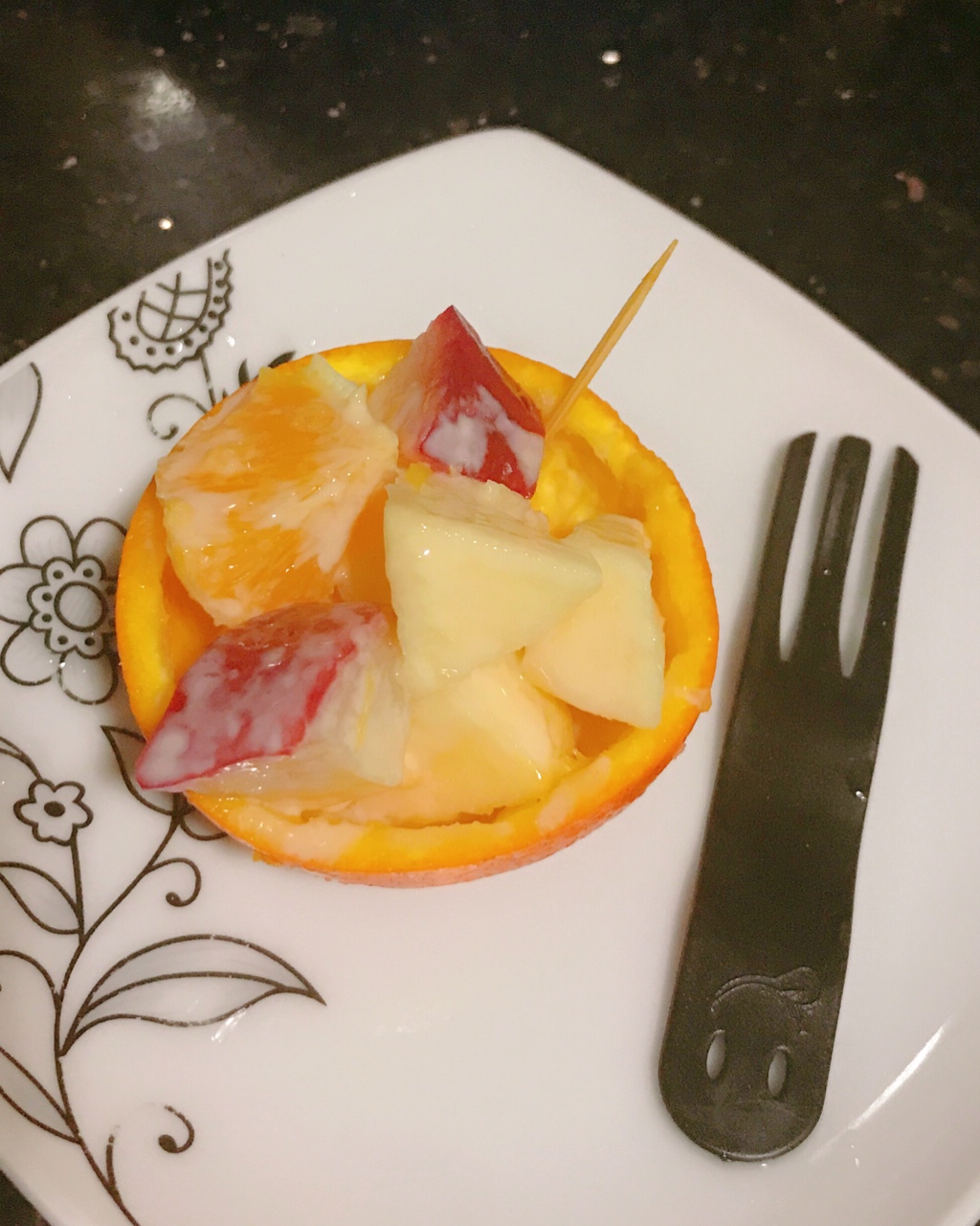 橙盅酸奶水果沙拉
