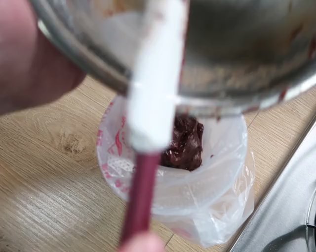 酒心熔岩巧克力蛋糕的做法 步骤13