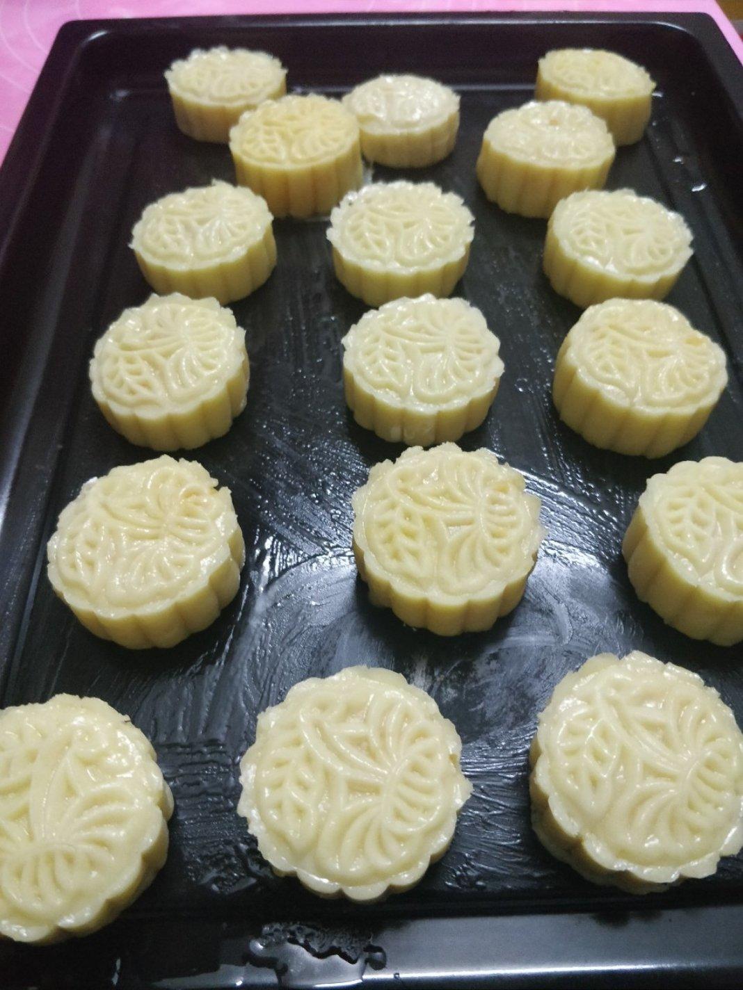 超虐的半岛酒店奶黄月饼（赖子自留帖）