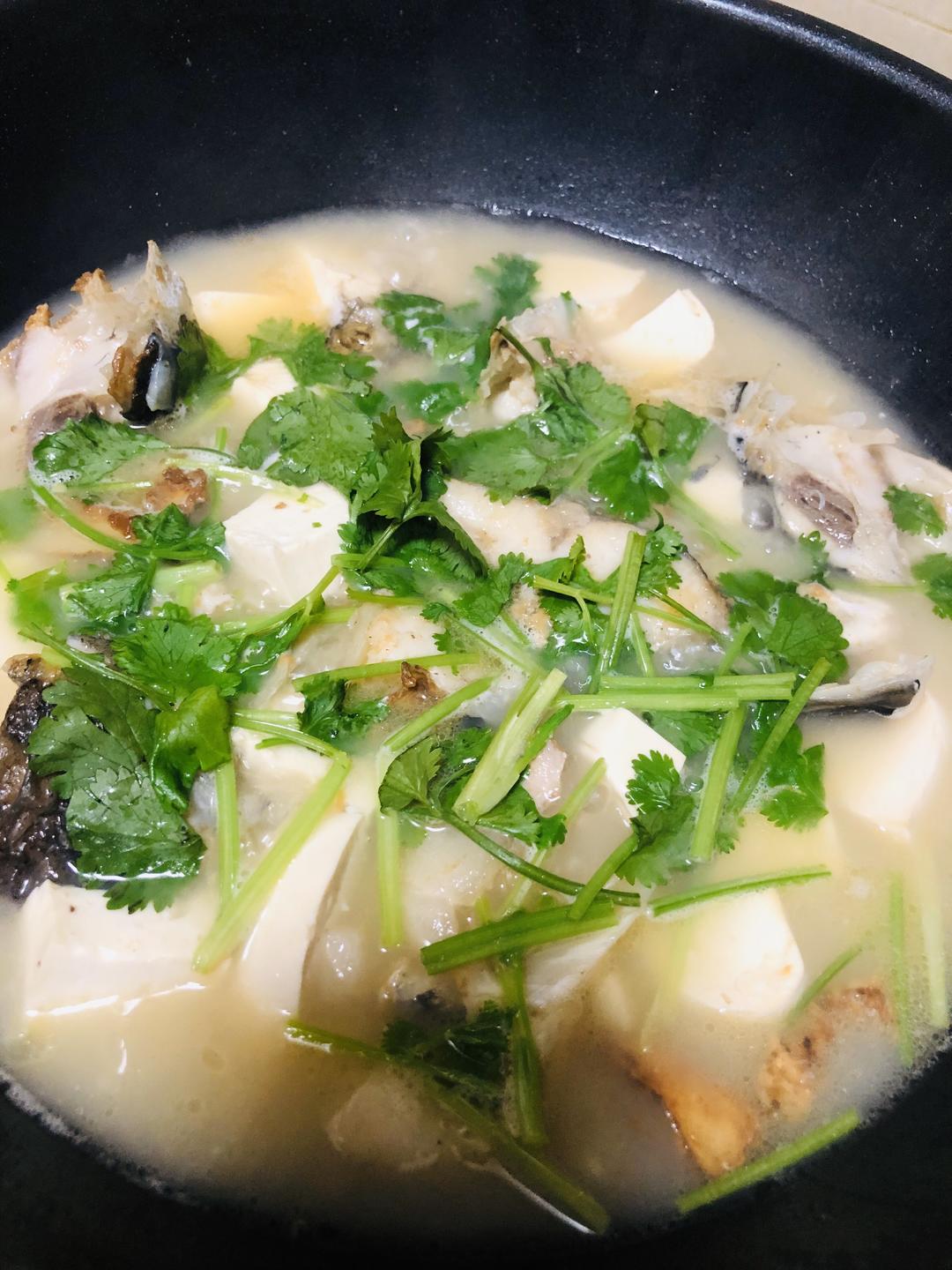 鱼头豆腐汤(加肉版)