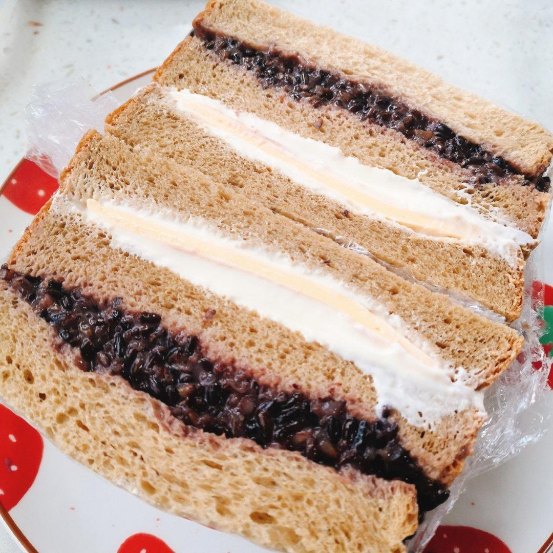 网红紫米芝士三明治
简单快手版