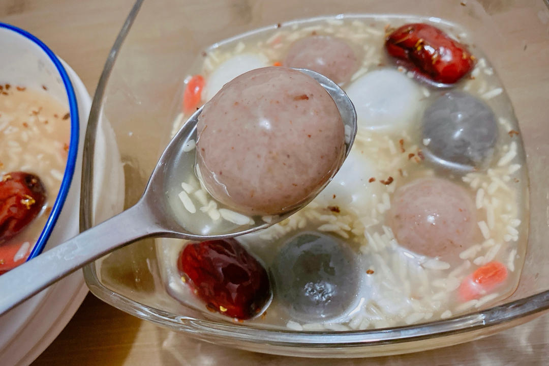 金桂酒酿流沙汤圆